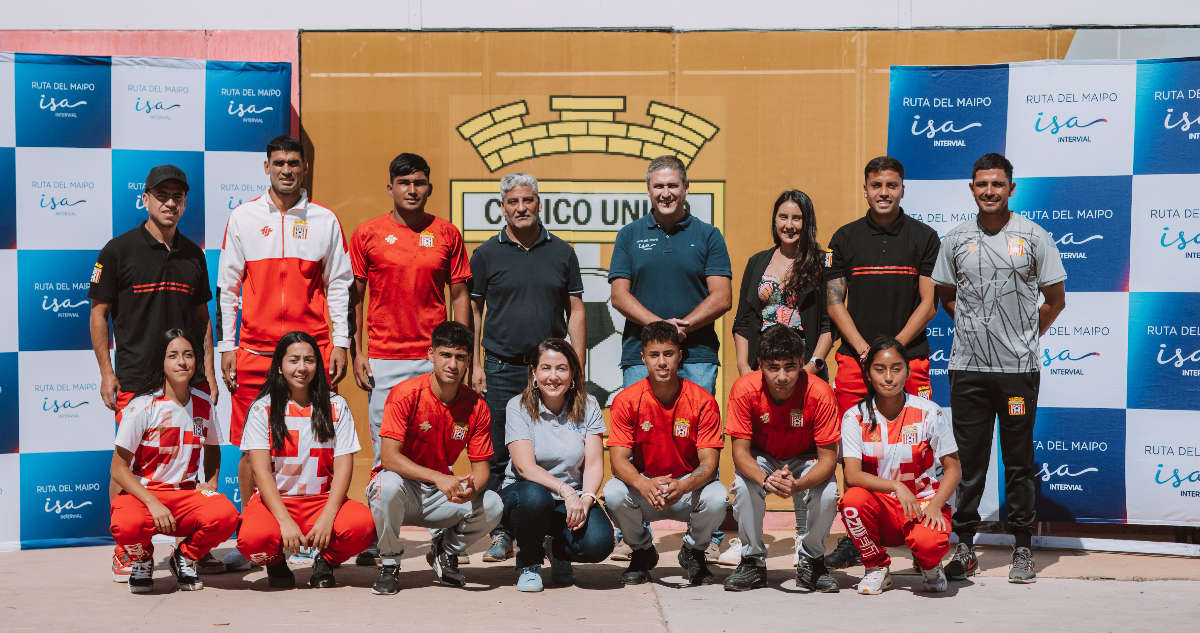 De cara al inicio de temporada: Curicó Unido recibe visita y donación de su sponsor Ruta del Maipo