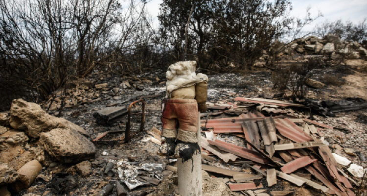 A dos meses de incendios en Valparaíso: damnificados acusan lentitud y escasez de ayuda