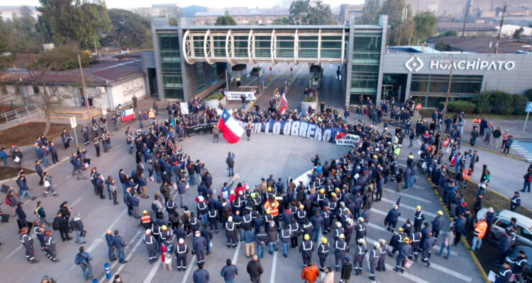 defendamos-el-acero-chileno__-trabajadores-de-huachipato-se-manifiestan-contra-cierre-de-la-usina