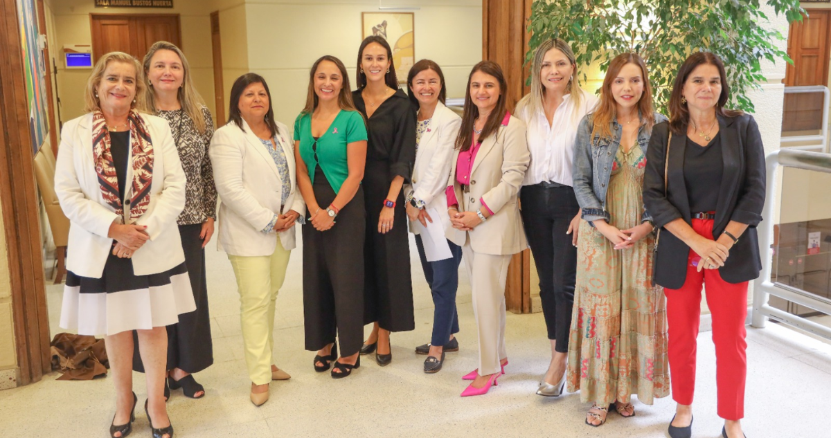 Diputadas de derecha crean bancada “para hacer frente a agenda feminista del Gobierno”