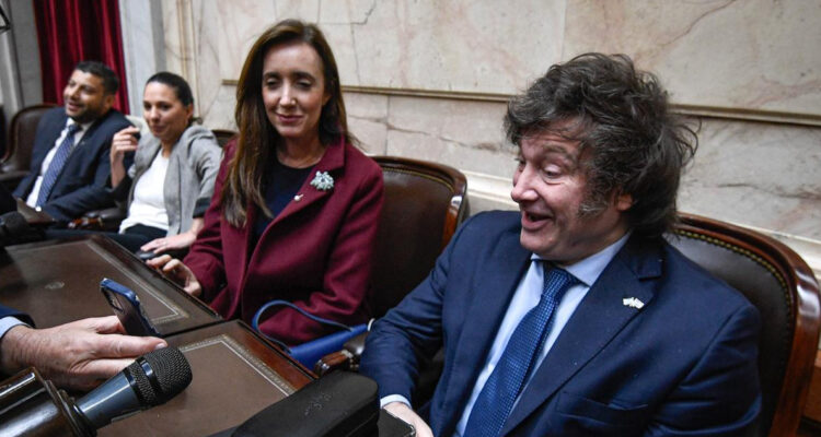 En medio de crisis económica: Diputados y senadores argentinos se aumentan los sueldos en un 30%