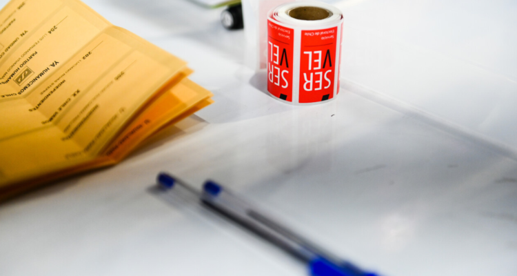 ¿Doble jornada electoral? Partidos divididos ante propuesta del Servel para elecciones de octubre