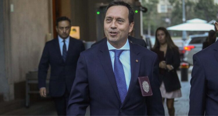 Quién es Eduardo Cerna, el nuevo general director de la Policía de Investigaciones (PDI), luego de la renuncia y formalización de Sergio Muñoz.