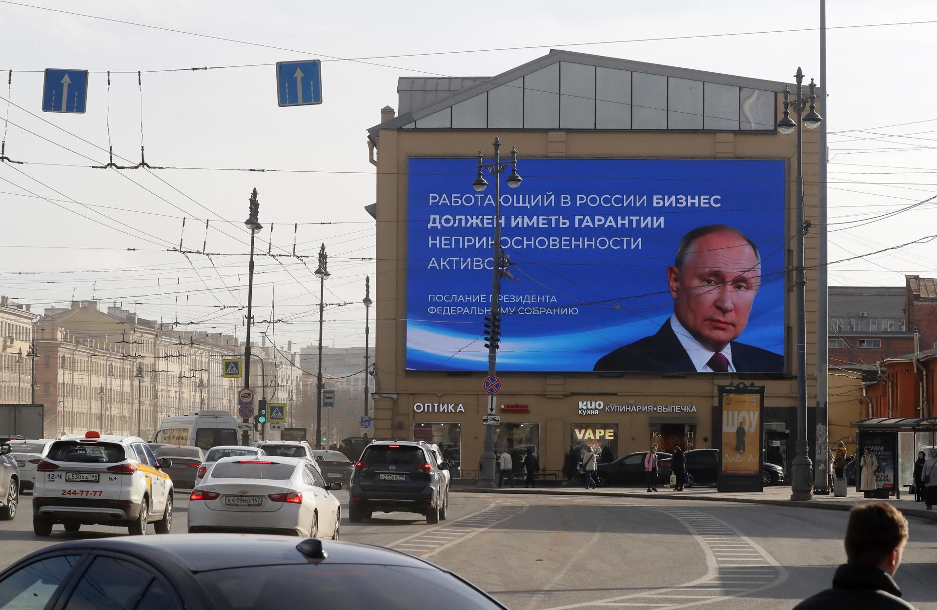 Propaganda de Vladimir Putin en San Petersburgo