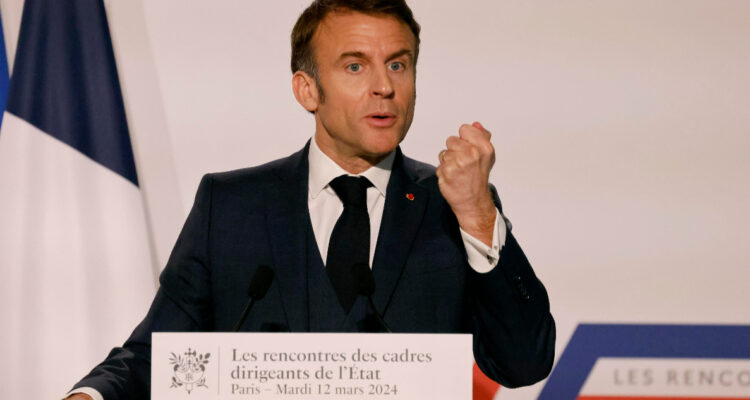 Macron no descarta el envío de tropas: “Pondremos todos los medios para que Rusia no gane la guerra”
