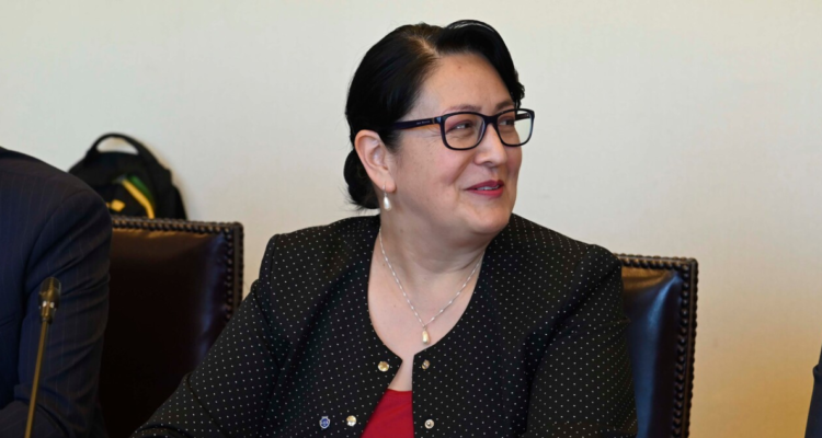 Encuentro entre Dorothy Pérez y Villalobos