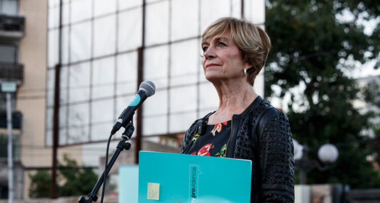 Encuesta Criteria: Evelyn Matthei toma la delantera en la carrera presidencial