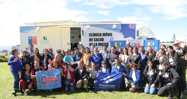 Presentan tres clínicas móviles en Los Ríos: inversión alcanza más de $500 millones