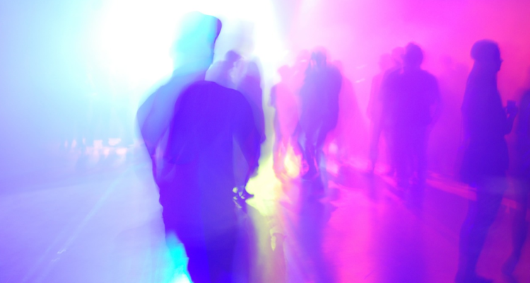 El Ministerio de Salud (Minsal) debió detener un controvertido estudio etnográfico que involucraba sexo en vivo y consumo de drogas.