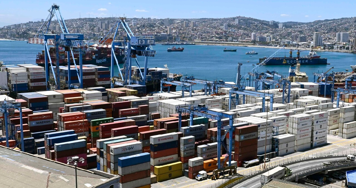 Fotografía del terminal portuario de Valparaíso