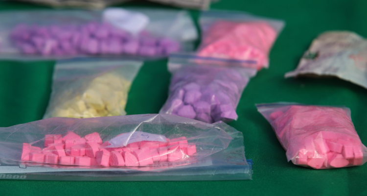 Detienen a joven de 20 años con casi 400 pastillas de éxtasis en bus interprovincial en Ruta 5 Sur