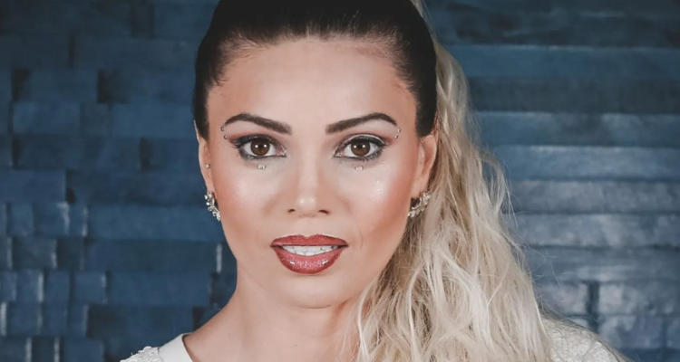 Faloon Larraguibel en fotografía para su cuenta de Instagram