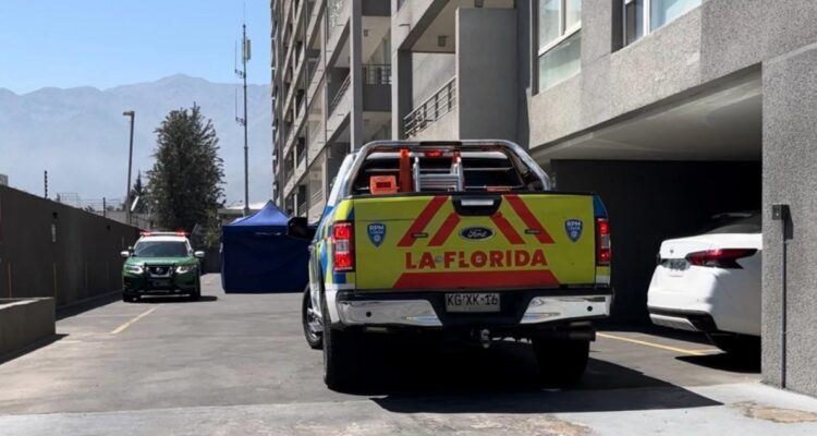 Mujer muere tras caer de un piso 10 en La Florida: indagan si fue suicidio o femicidio