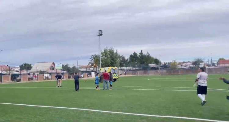 Futbolista amateur muere tras sufrir paro cardíaco en pleno partido en Talca