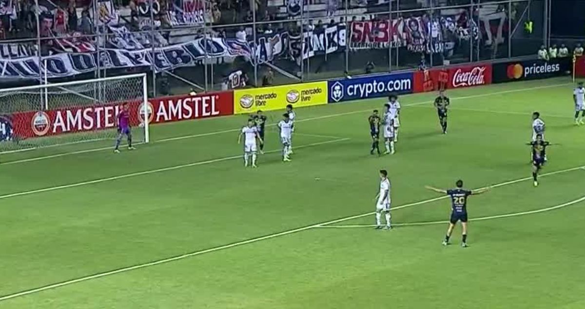 Así fue el gol de Trinidense a Colo Colo en Copa Libertadores