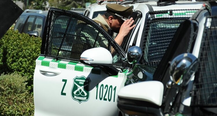 Hombre apuñalado y esposado en Plaza Echaurren