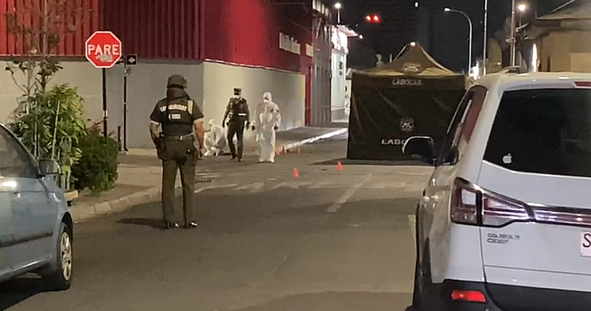 Hombre es asesinado a tiros tras fiesta en un club deportivo de Santiago