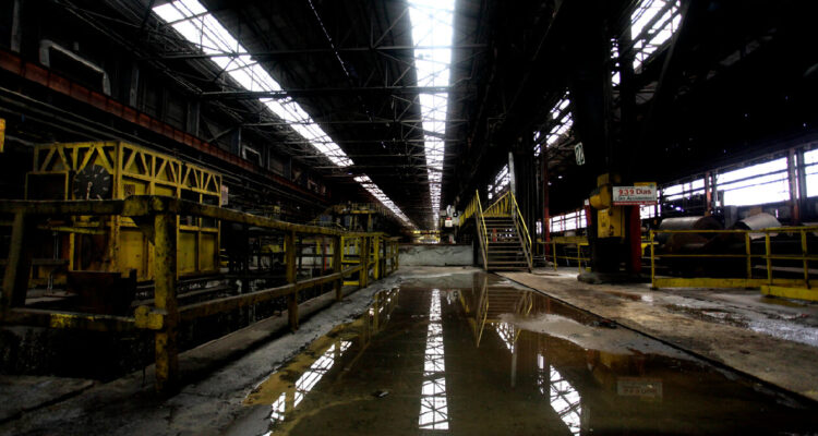 nstalaciones del Laminador de Planos Calientes de la Compañía siderúrgica Huachipato