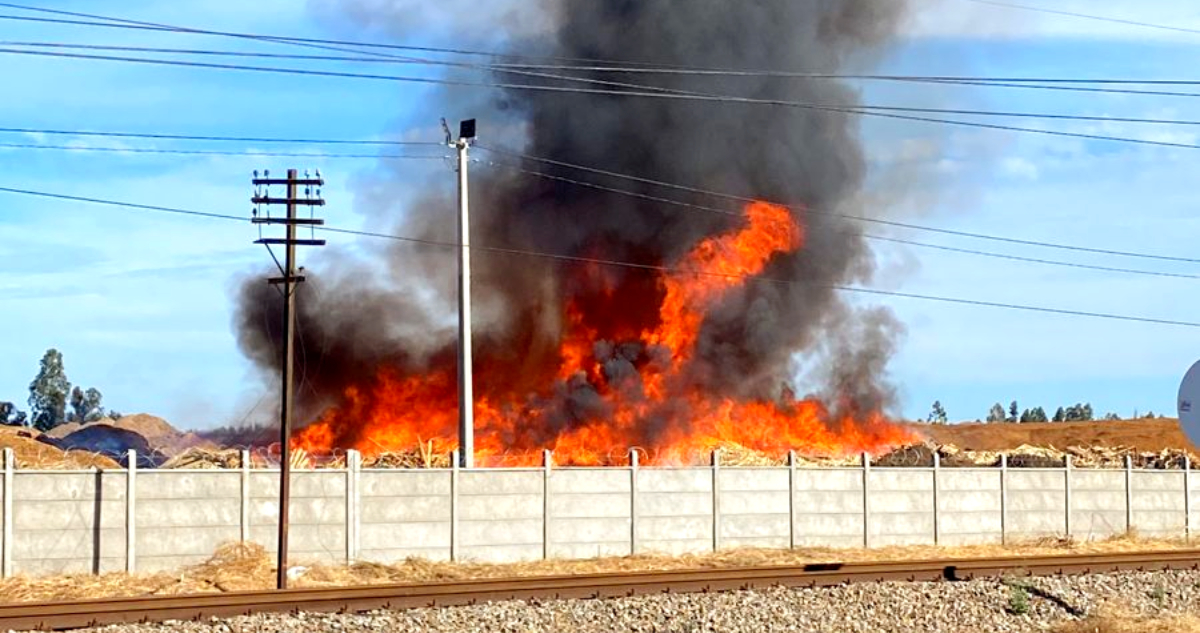 incendio-en-biomasa-al-interior-de-planta-masisa-movilizo-a-todo-el-cuerpo-de-bomberos-de-cabrero.jpg