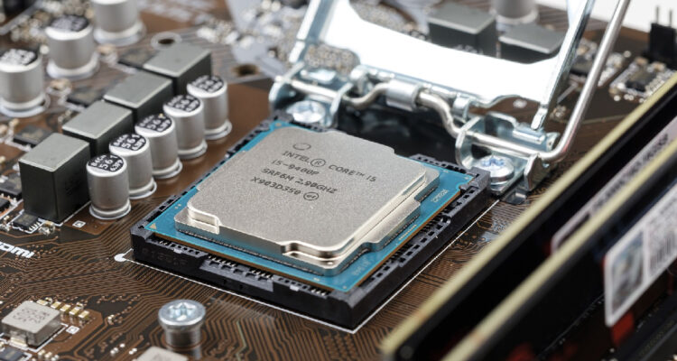 fotografía de un procesador i5 de intel