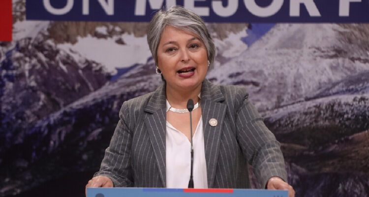 fotografía archivo de la ministra del trabajo, jeannette jara