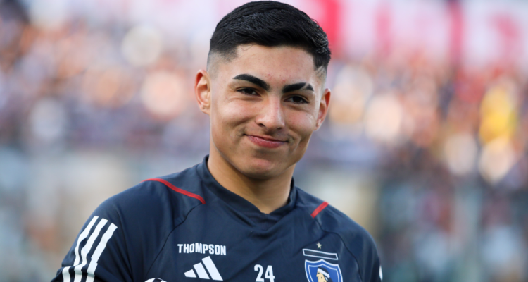 Jordhy Thompson reaparece con un llamado para Colo Colo desde Rusia.