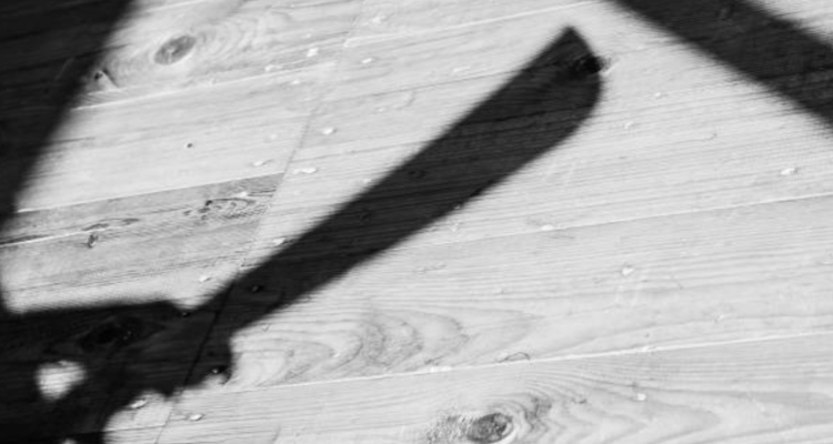 joven es atacado con machete