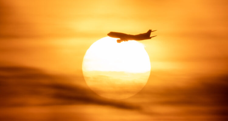 Maduro prohíbe el espacio aéreo venezolano a Argentina: gobierno de Milei inició acciones diplomáticas