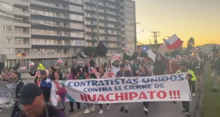 Masiva marcha en apoyo a Huachipato