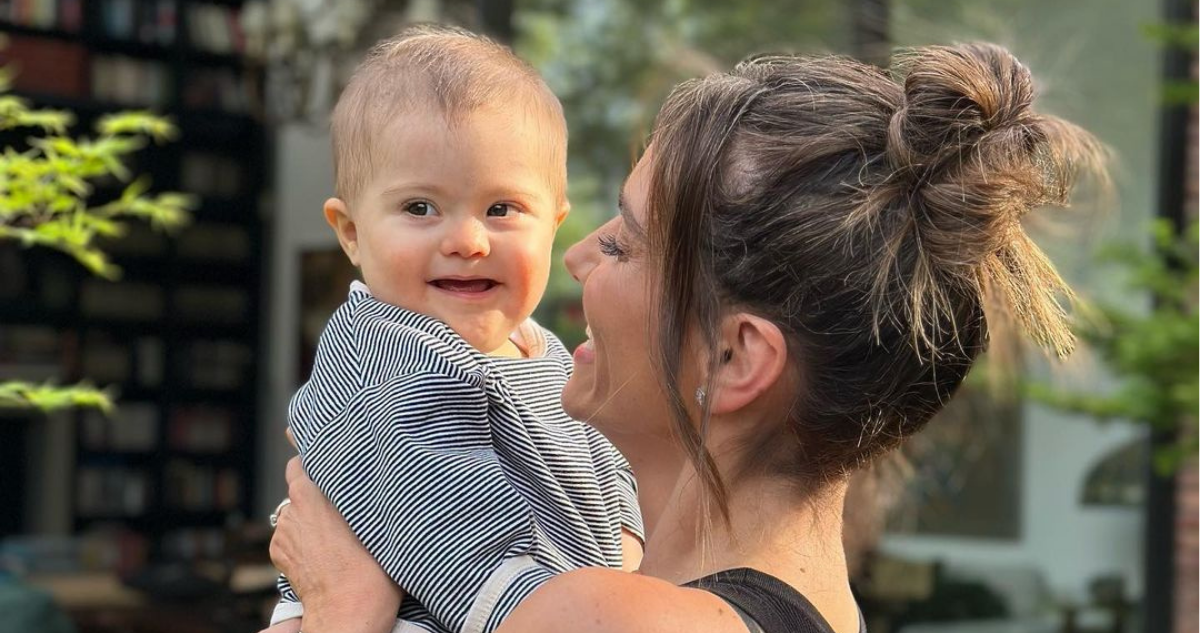 María Luisa Godoy junto a su hijo Domingo, quien tiene Síndrome de Down