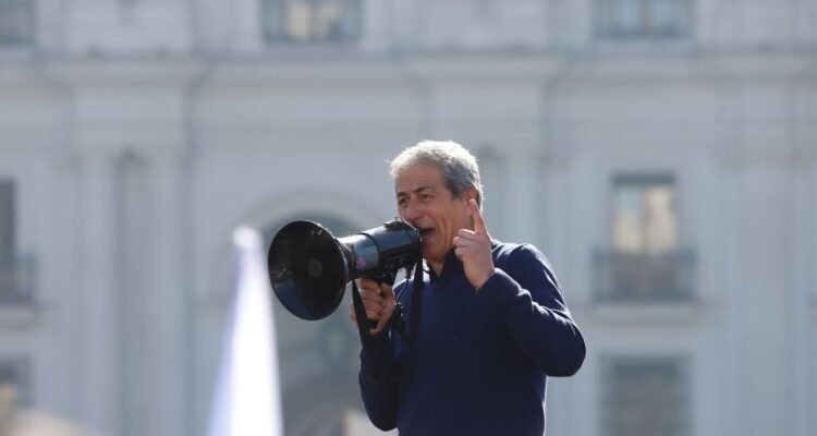 Colegio de Profesores advierte al Gobierno en su segundo aniversario: “La educación se desangra”