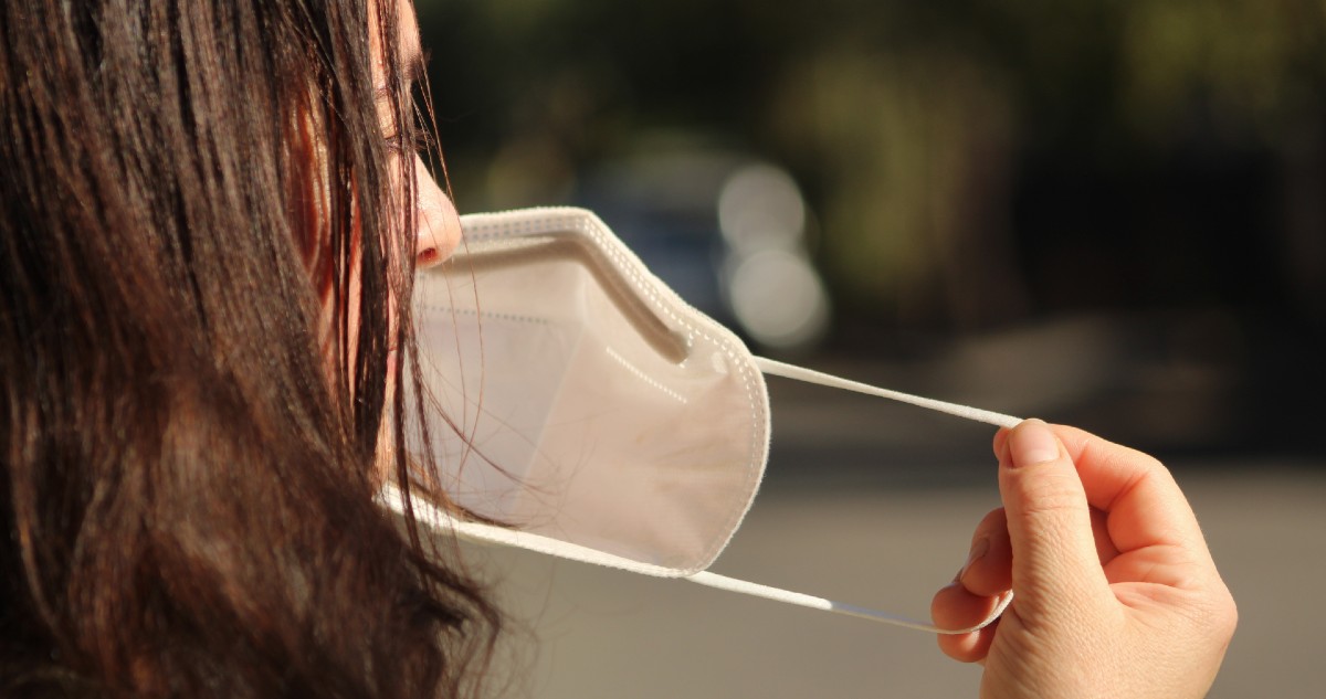 Vuelven las mascarillas: desde cuándo y dónde deberán ser usadas por alerta sanitaria