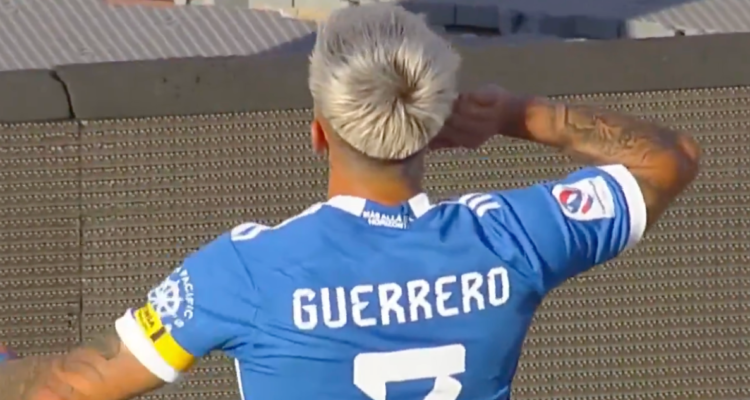 Maximiliano Guerrero es el blanco de los halagos de los hinchas de la U.