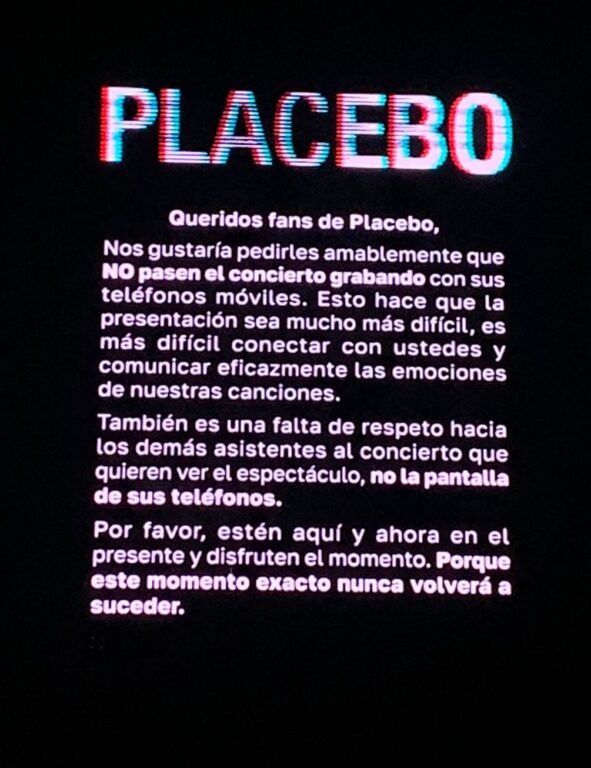 El mensaje de Placebo a sus fans chilenos: "No graben... Es una falta de respeto a los demás"