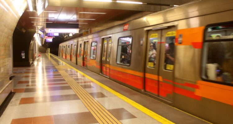 Líneas 4 y 4A de Metro vuelven a funcionar tras falla técnica que obligó a cerrar todas las estaciones
