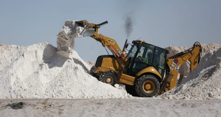 Minera australiana que tiene una asociación con Codelco invertirá en una planta de litio en Argentina