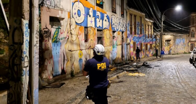 Muerte de hermanos en incendio de casona en Valparaíso