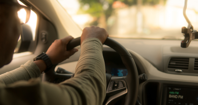 Mujer denuncia que fue violada y asaltada por conductor de aplicación en Recoleta