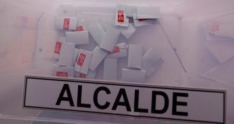 La oposición cocina a “fuego lento” las Municipales