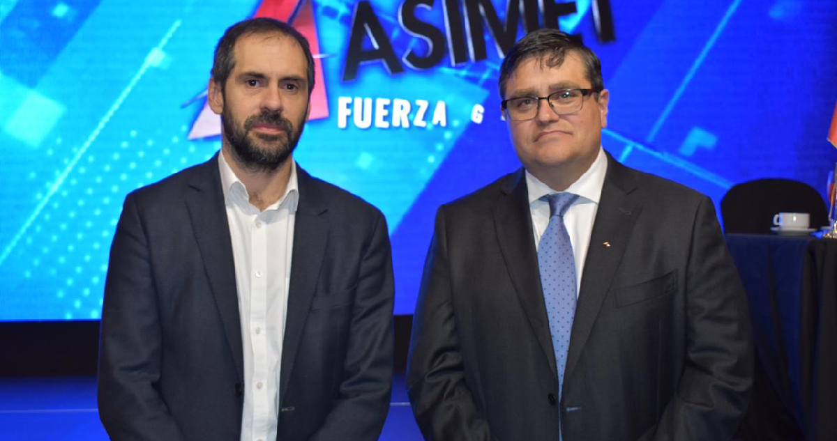 Izquierda: Ministro de Economía, Nicolás Grau
derecha: presidente de Asimet: Fernado García