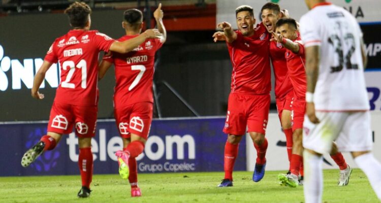 Ñublense superó a Deportes Copiapó en Chillán