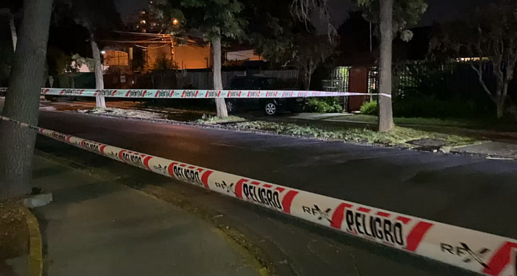 Dos detenidos deja operativo por asaltos a peatones y transeuntes en Ñuñoa: carabinero disparó 9 veces