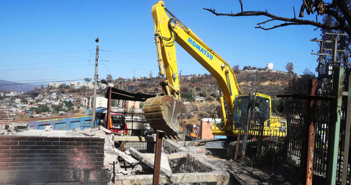 Parlamentarios cuestionan extenso plazo del plan de reconstrucción tras incendios en Valparaíso