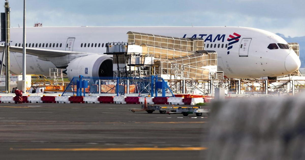 “La gente volaba, hasta vi un bebé volar”: los nuevos testimonios de pasajeros del vuelo L800 de Latam