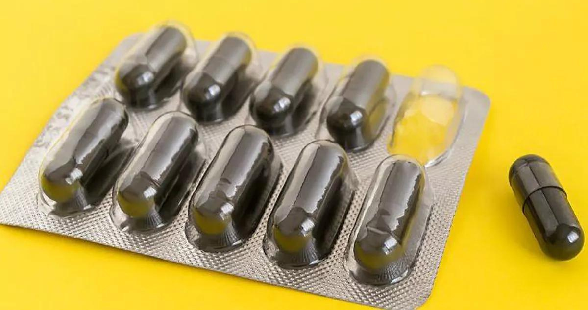 Uno de los productos más populares son las pastillas de carbón, para tratar problemas de estreñimiento o estomacales. Sin embargo su uso debe ser con precaución.