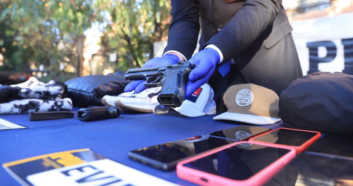 Detienen en la "Pequeña Caracas" una banda dedicada a secuestrar y extorsionar a comerciantes en la RM | Nacional | BioBioChile