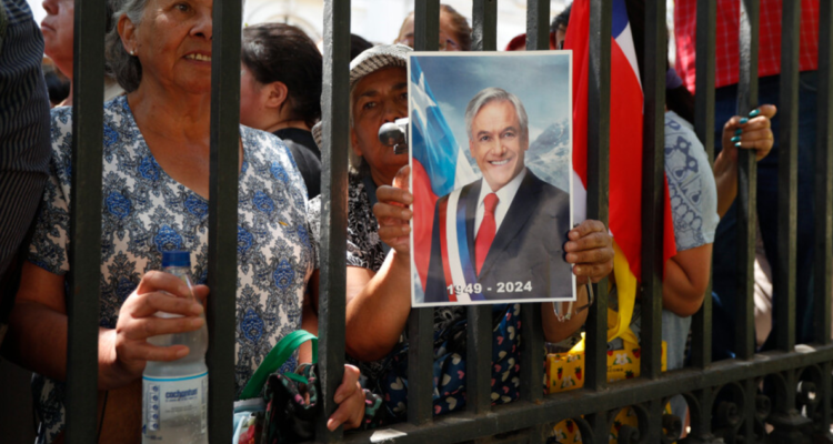 Diputados RN proponen que red de liceos bicentenarios lleven el nombre de expresidente Piñera