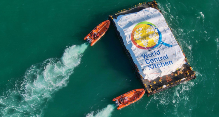 Primer barco de ayuda humanitaria llega a la Franja de Gaza