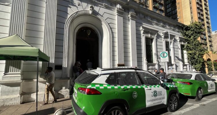Procedimiento contra el narco termina con extravío de $400 mil en la Primera Comisaría de Santiago