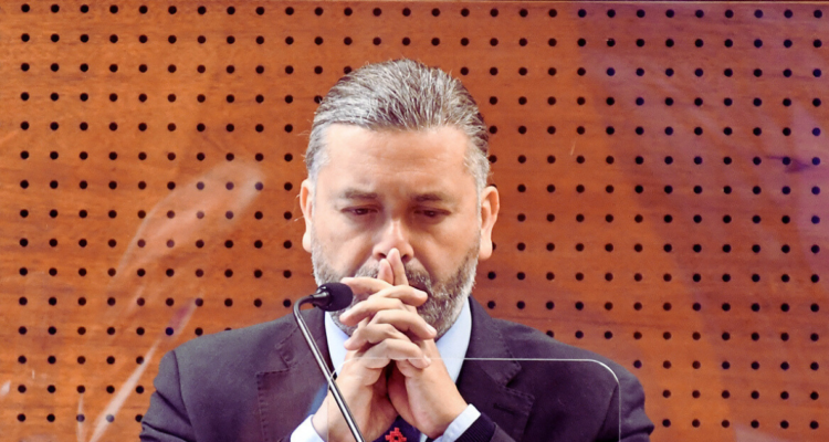 Rechazan decisión de juez Urrutia